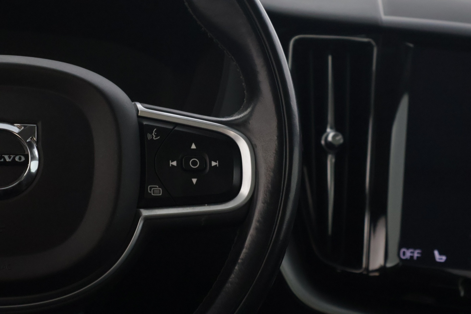 VOLVO XC60 2018