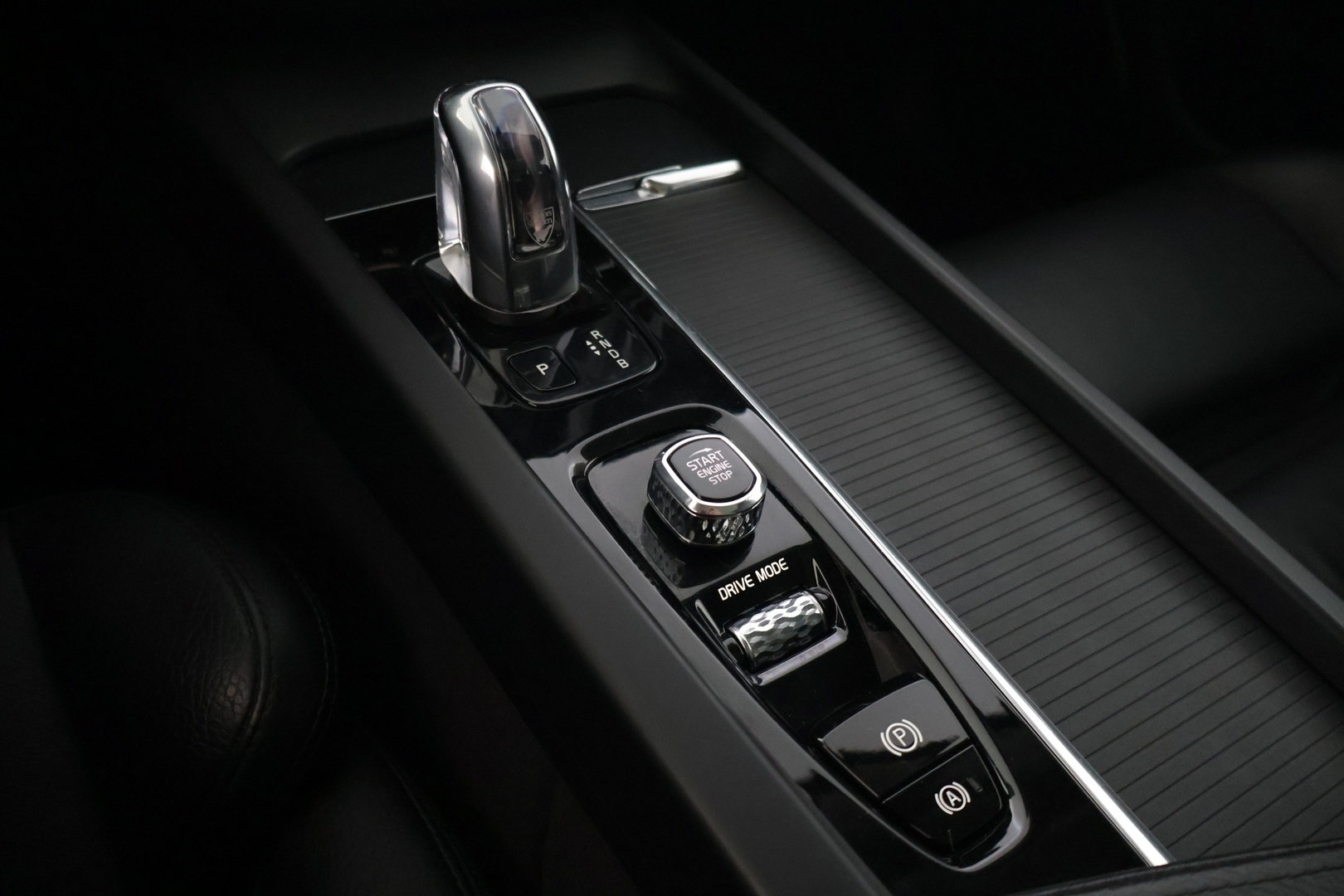 VOLVO XC60 2018
