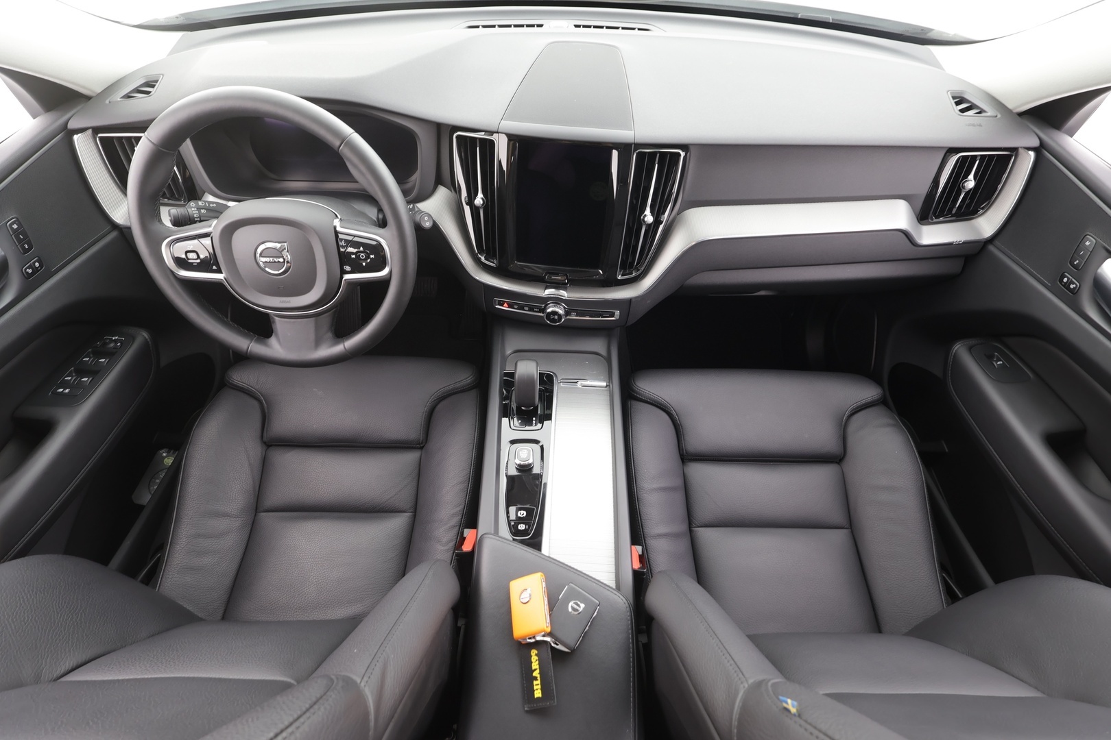 VOLVO XC60 2023
