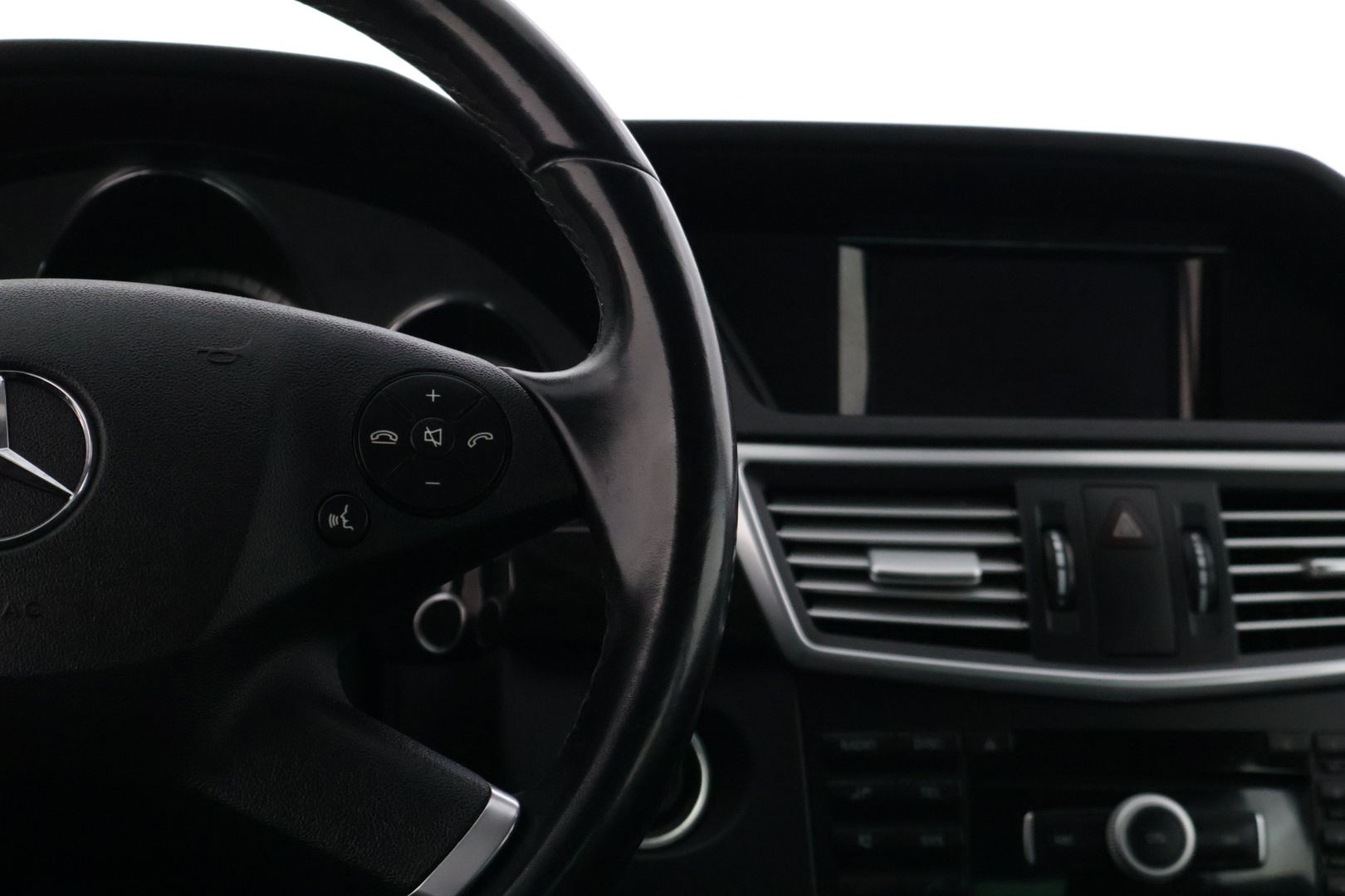 MERCEDES-BENZ E 2011