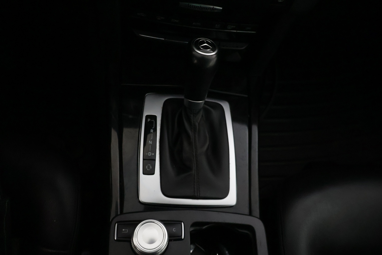 MERCEDES-BENZ E 2011