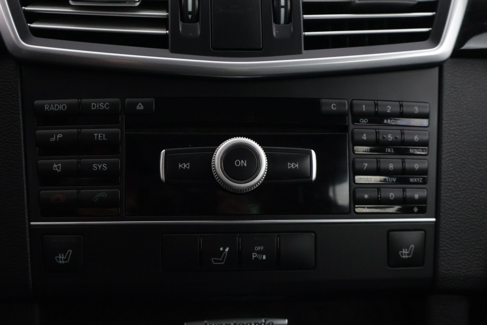 MERCEDES-BENZ E 2011