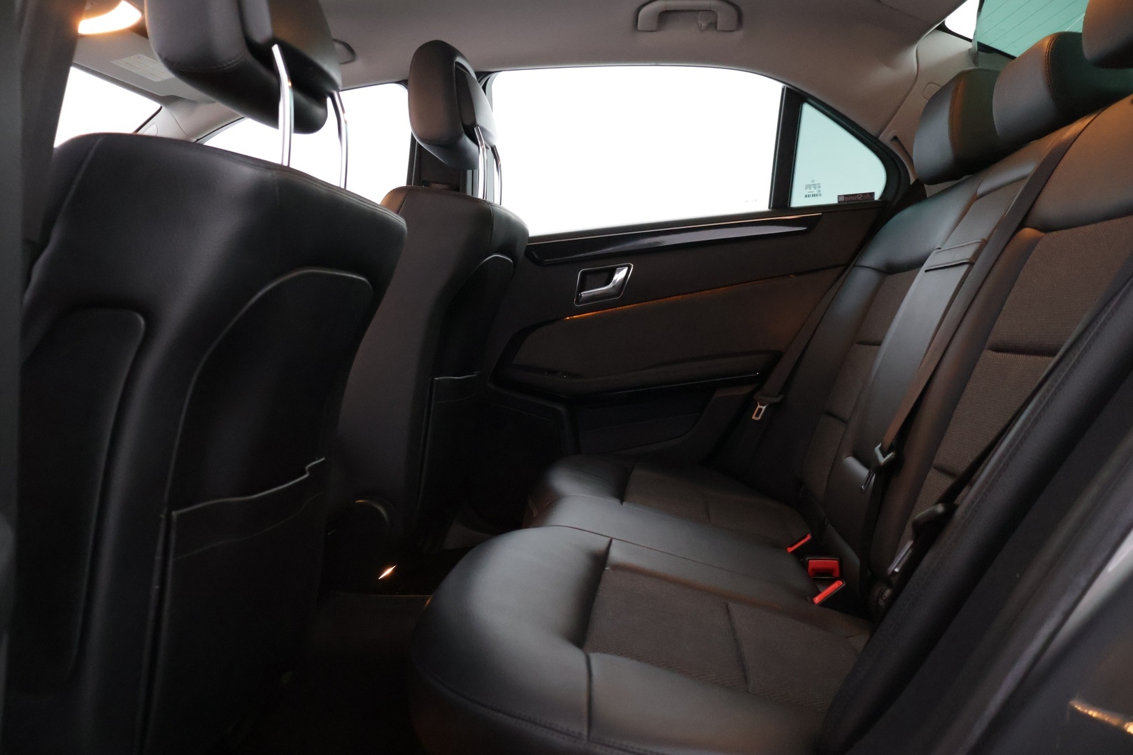 MERCEDES-BENZ E 2011