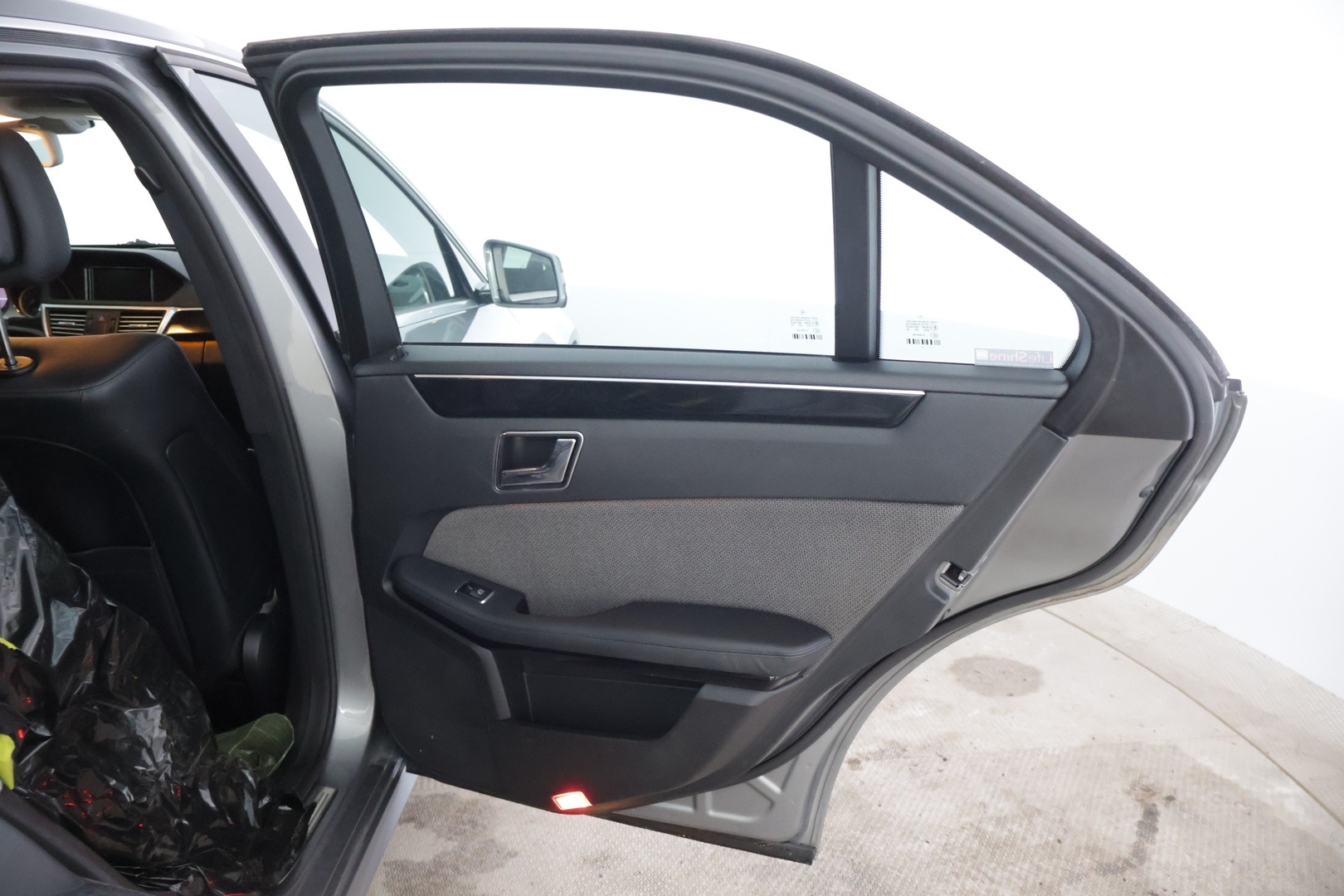 MERCEDES-BENZ E 2011