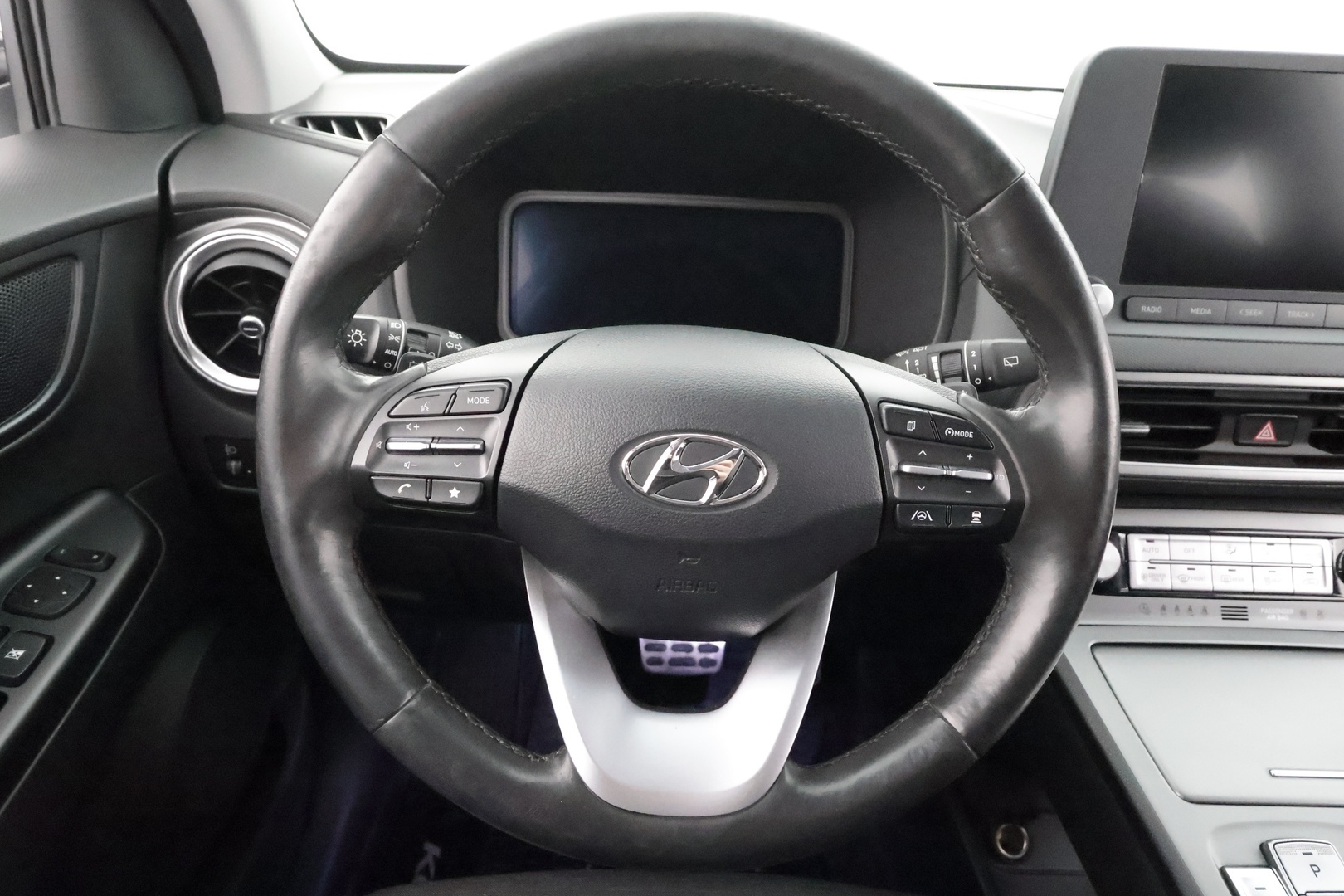 HYUNDAI KONA 2023
