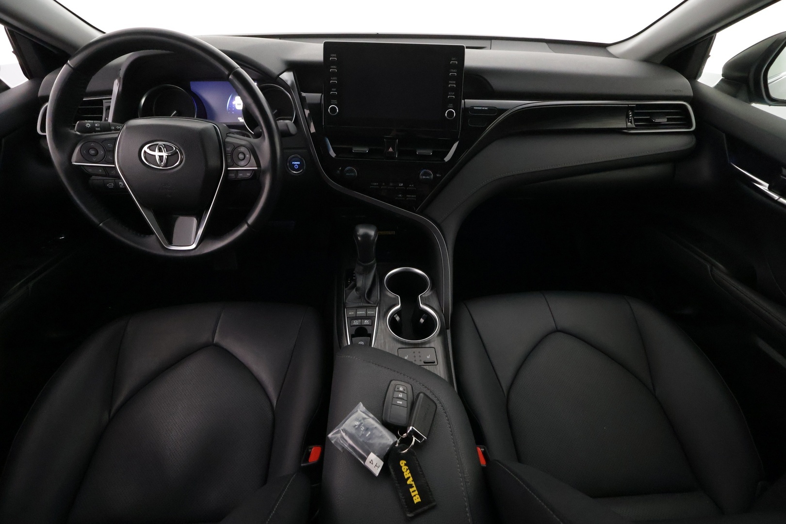 TOYOTA Camry 2023