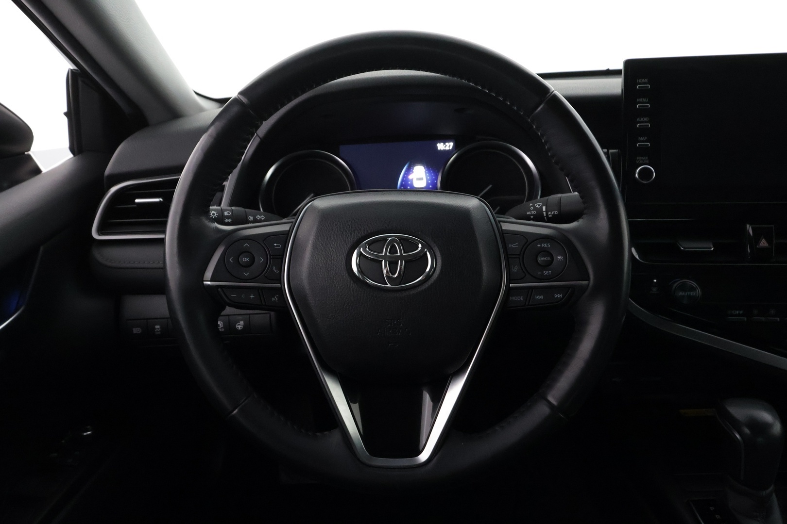 TOYOTA Camry 2023