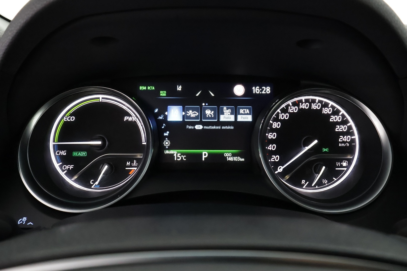 TOYOTA Camry 2023