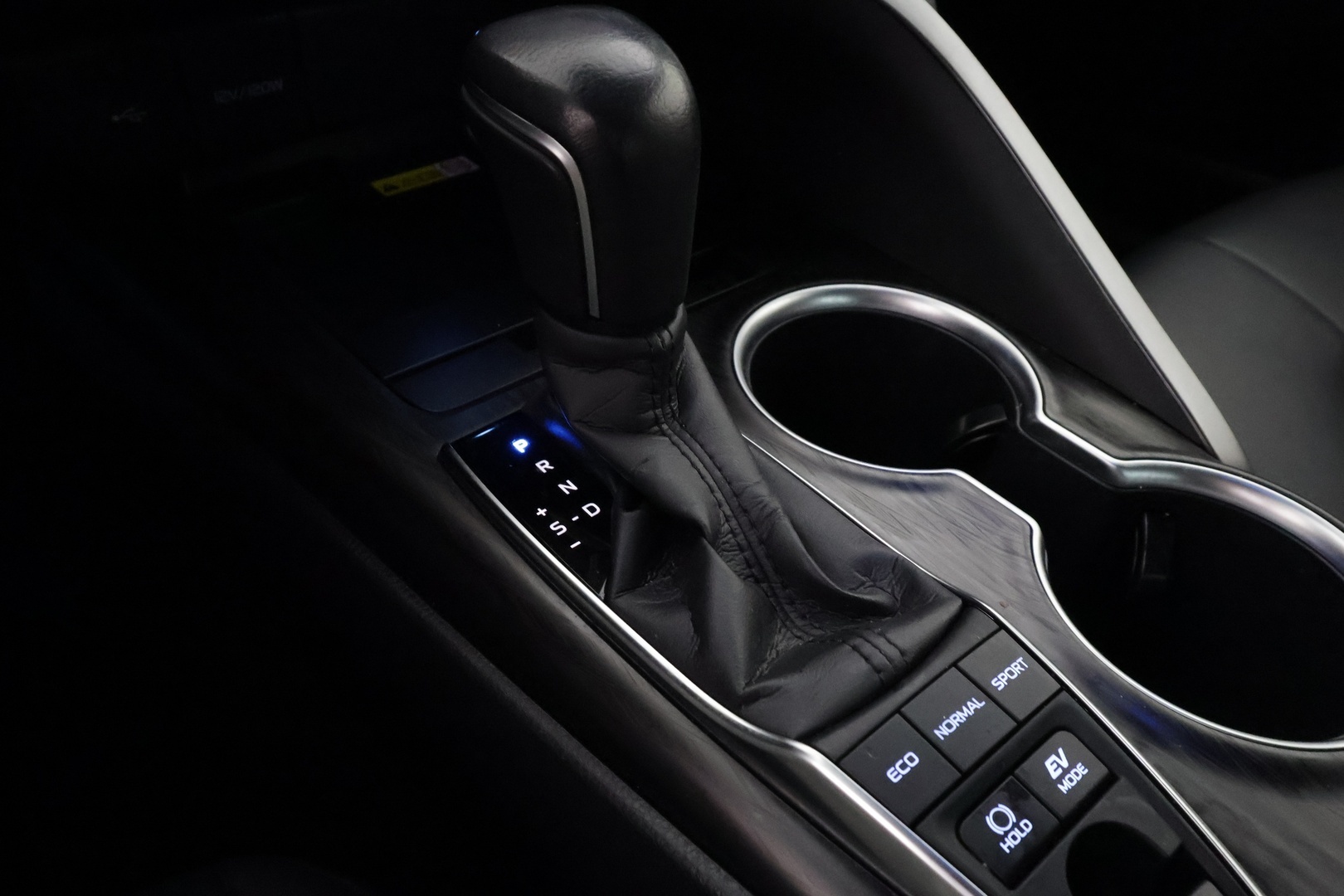 TOYOTA Camry 2023
