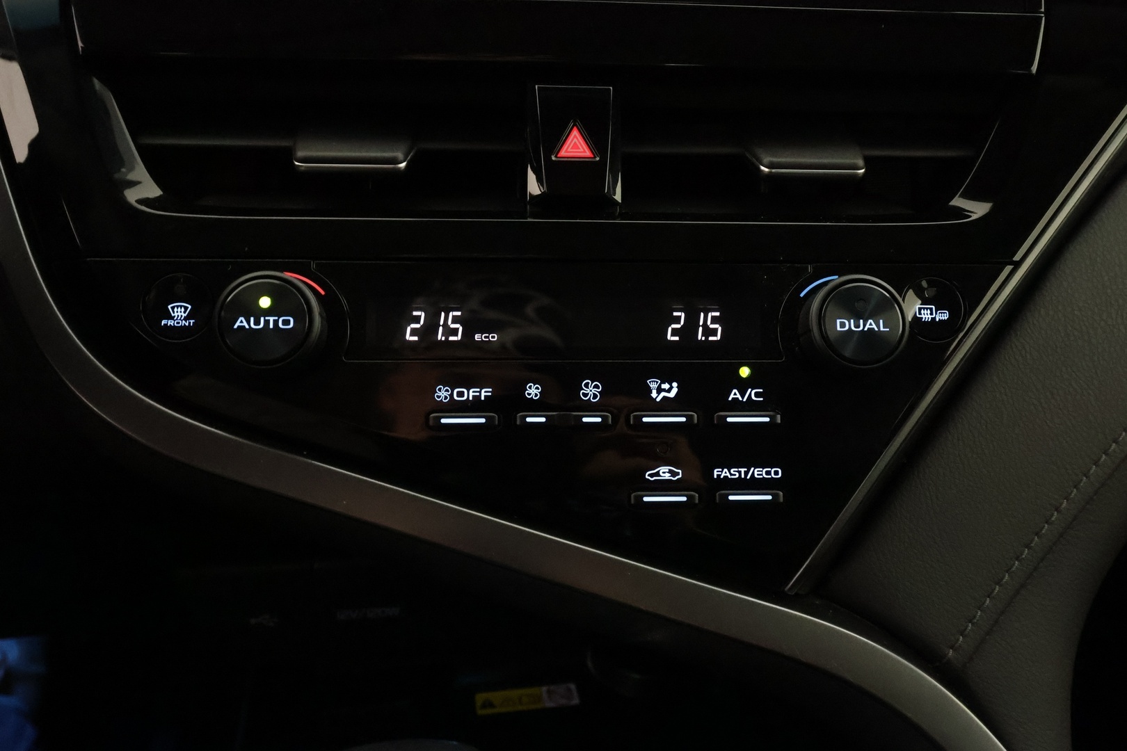 TOYOTA Camry 2023