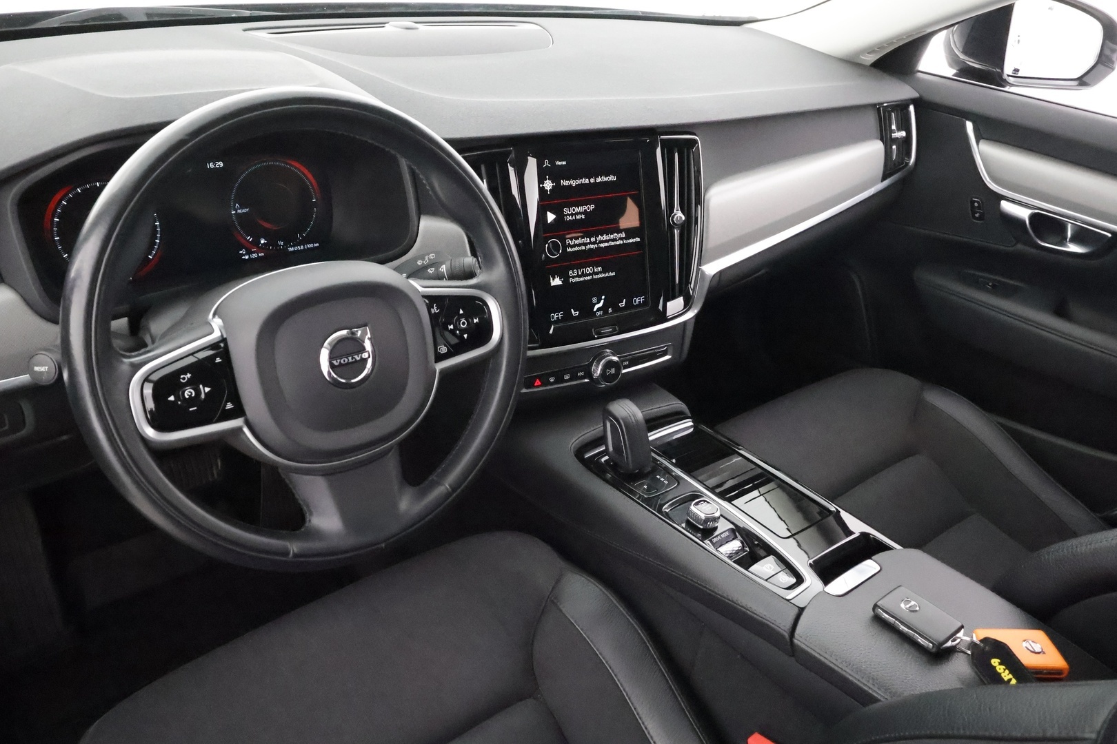 VOLVO V90 2021
