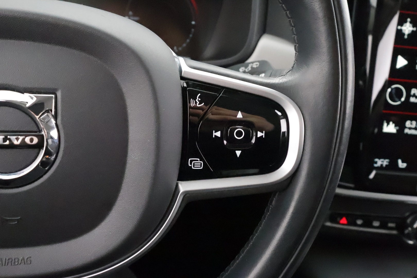 VOLVO V90 2021