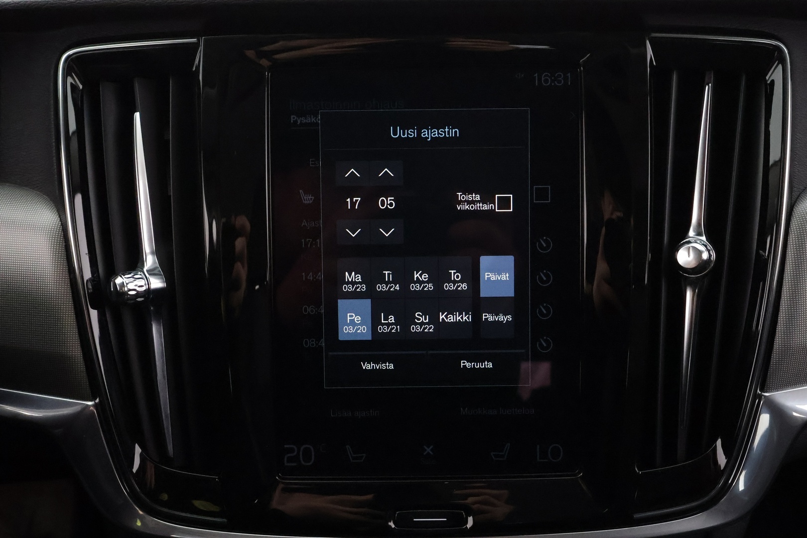 VOLVO V90 2021