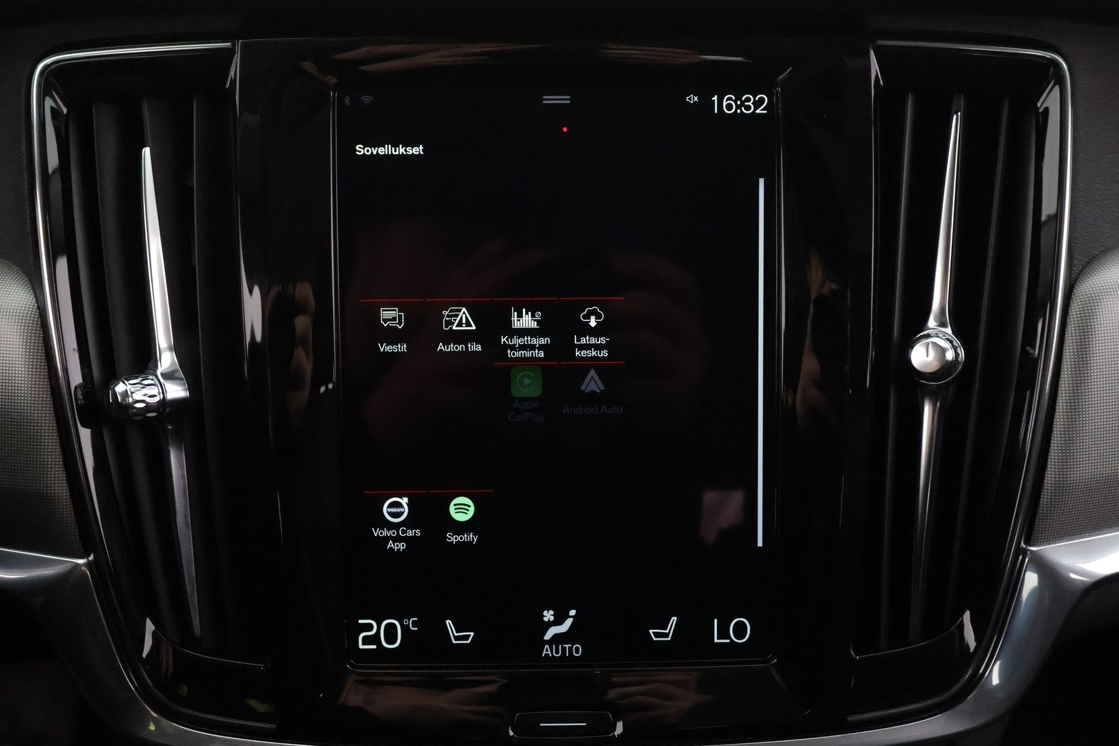 VOLVO V90 2021