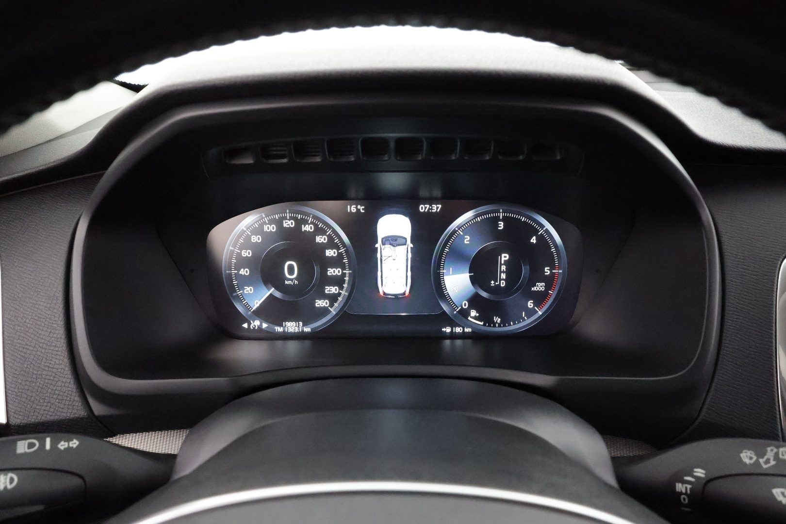 VOLVO XC90 2016