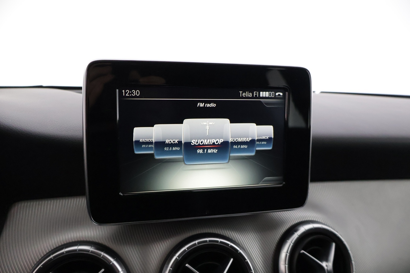 MERCEDES-BENZ CLA 2016