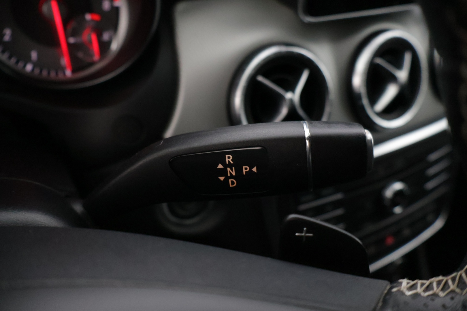 MERCEDES-BENZ CLA 2016