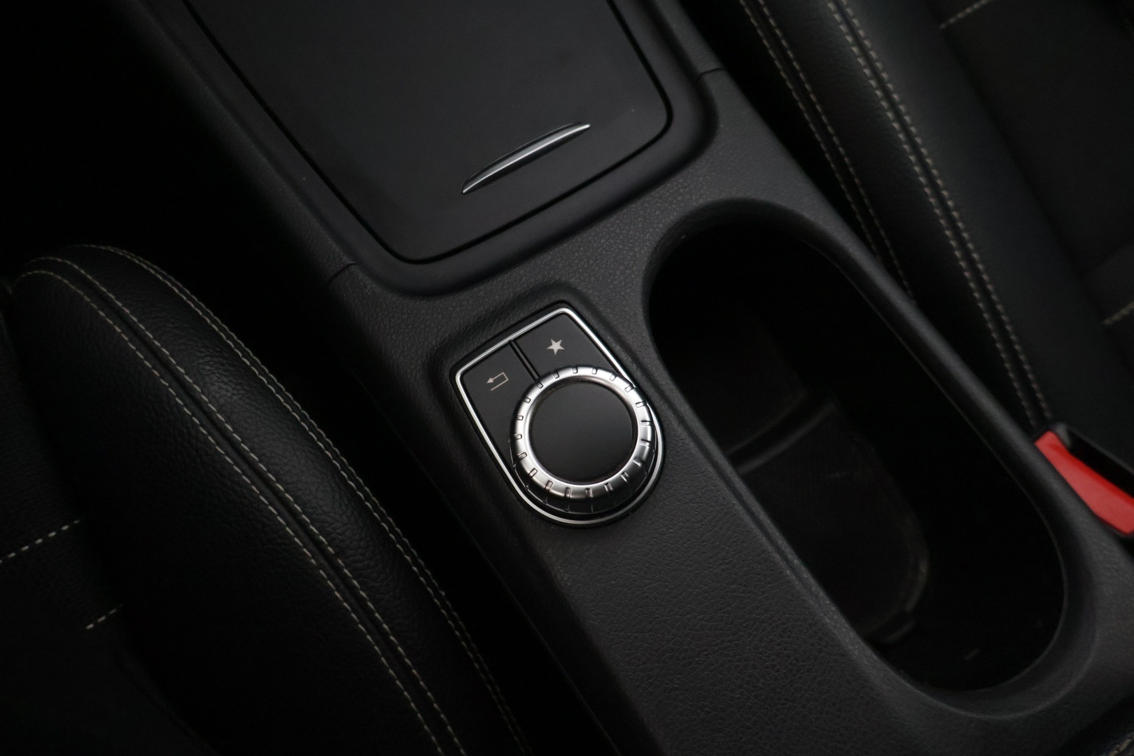 MERCEDES-BENZ CLA 2016