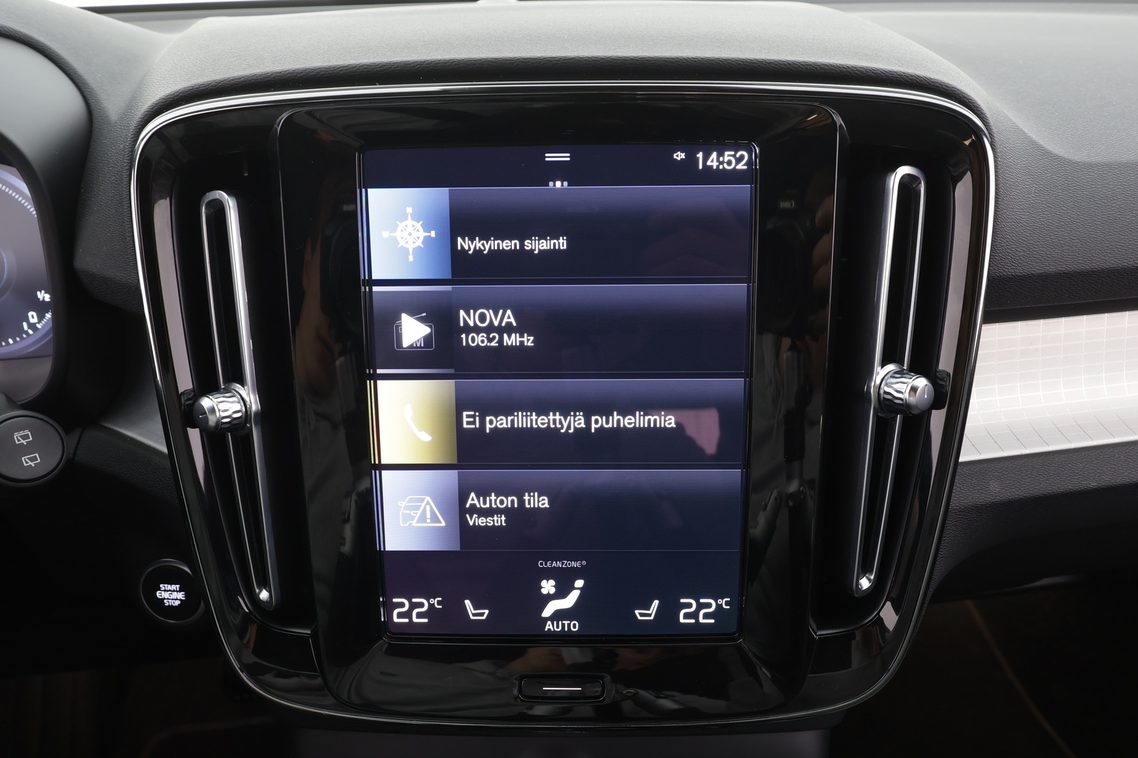 VOLVO XC40 2023