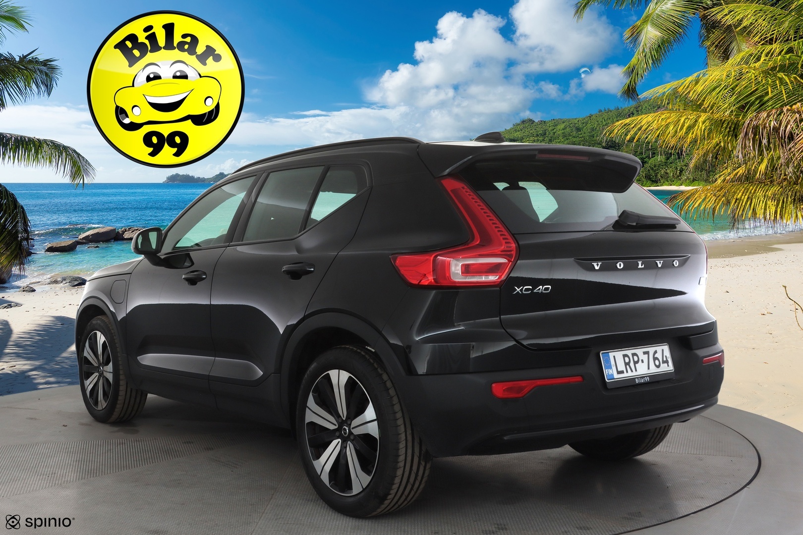 VOLVO XC40 2023