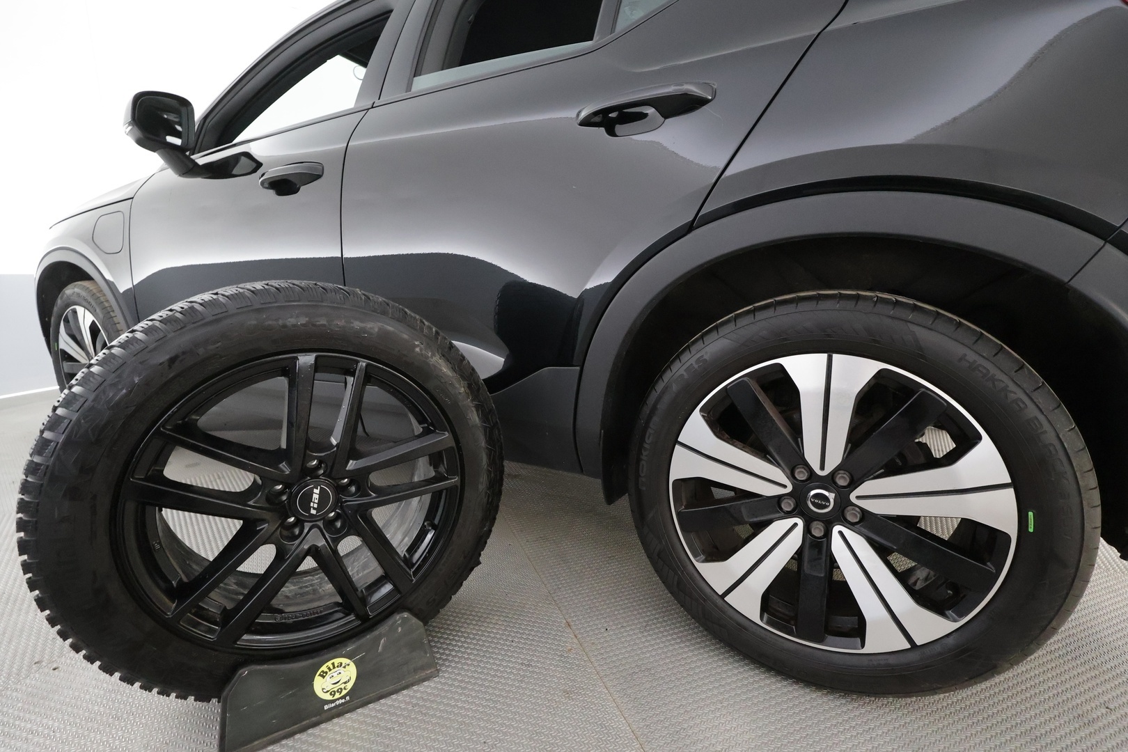 VOLVO XC40 2023