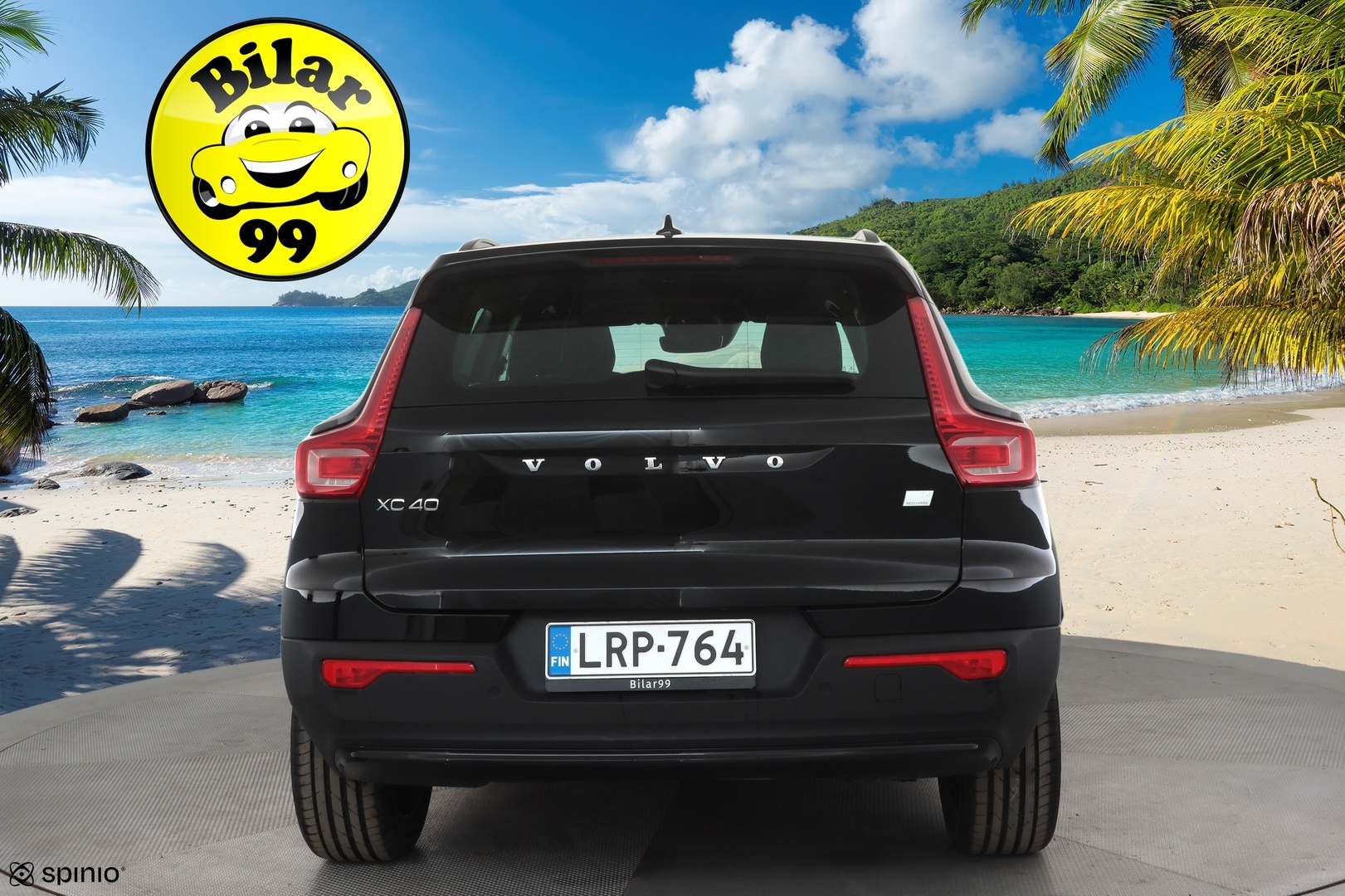 VOLVO XC40 2023