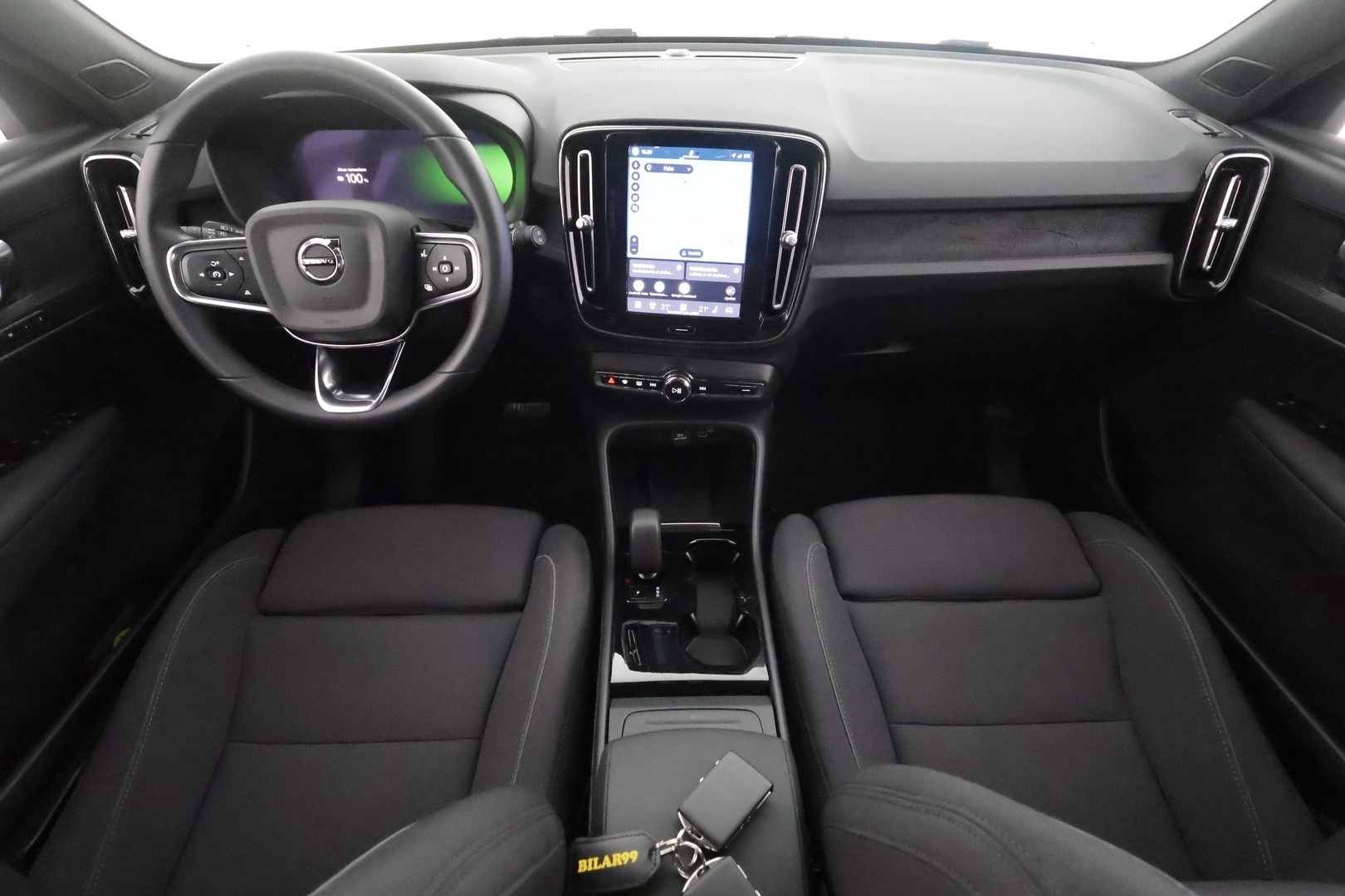 VOLVO XC40 2023