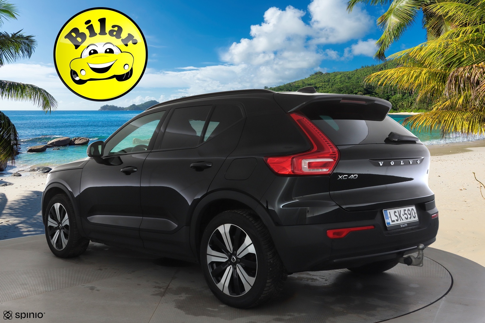 VOLVO XC40 2023