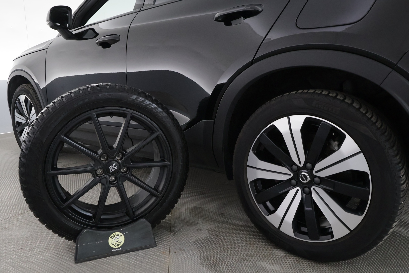 VOLVO XC40 2023