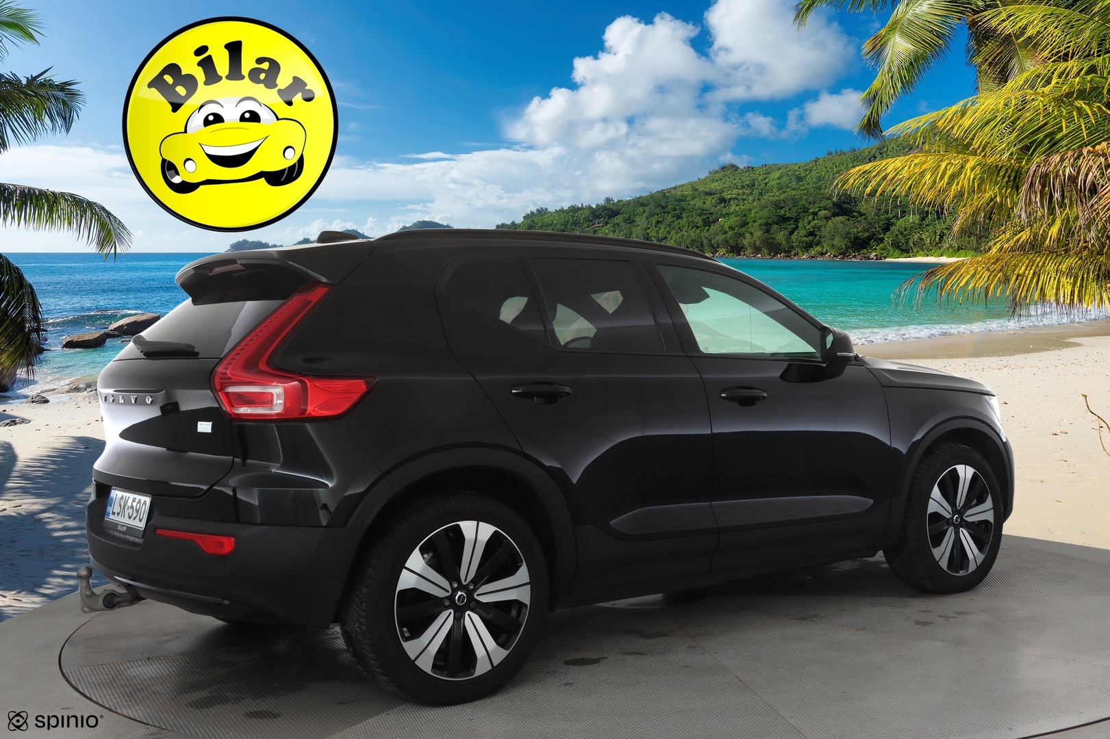 VOLVO XC40 2023
