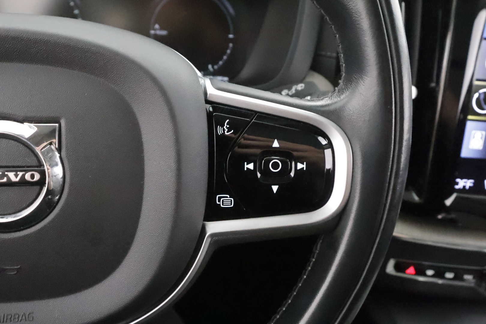 VOLVO XC60 2021