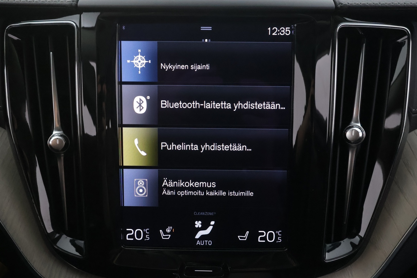 VOLVO XC60 2021