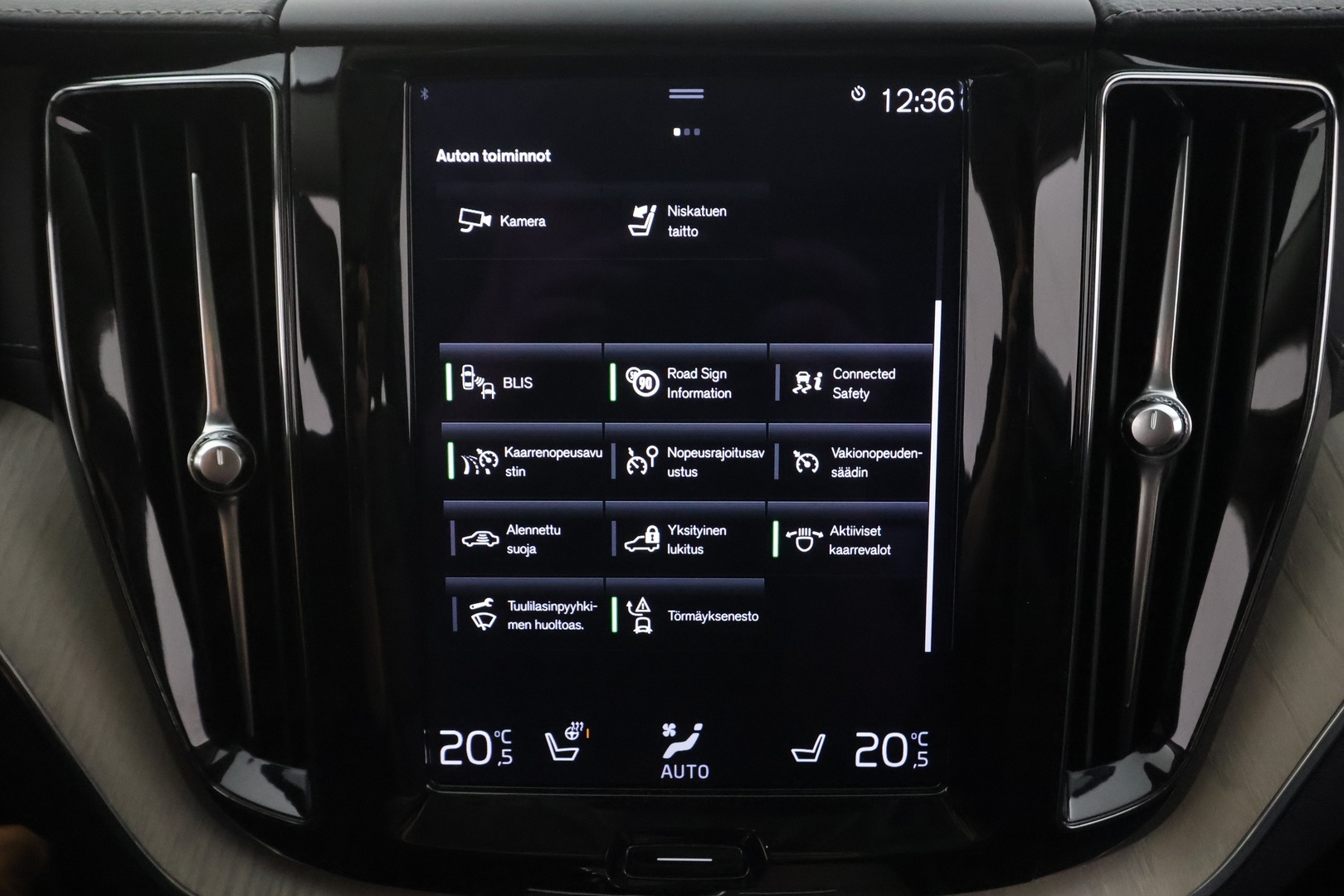 VOLVO XC60 2021