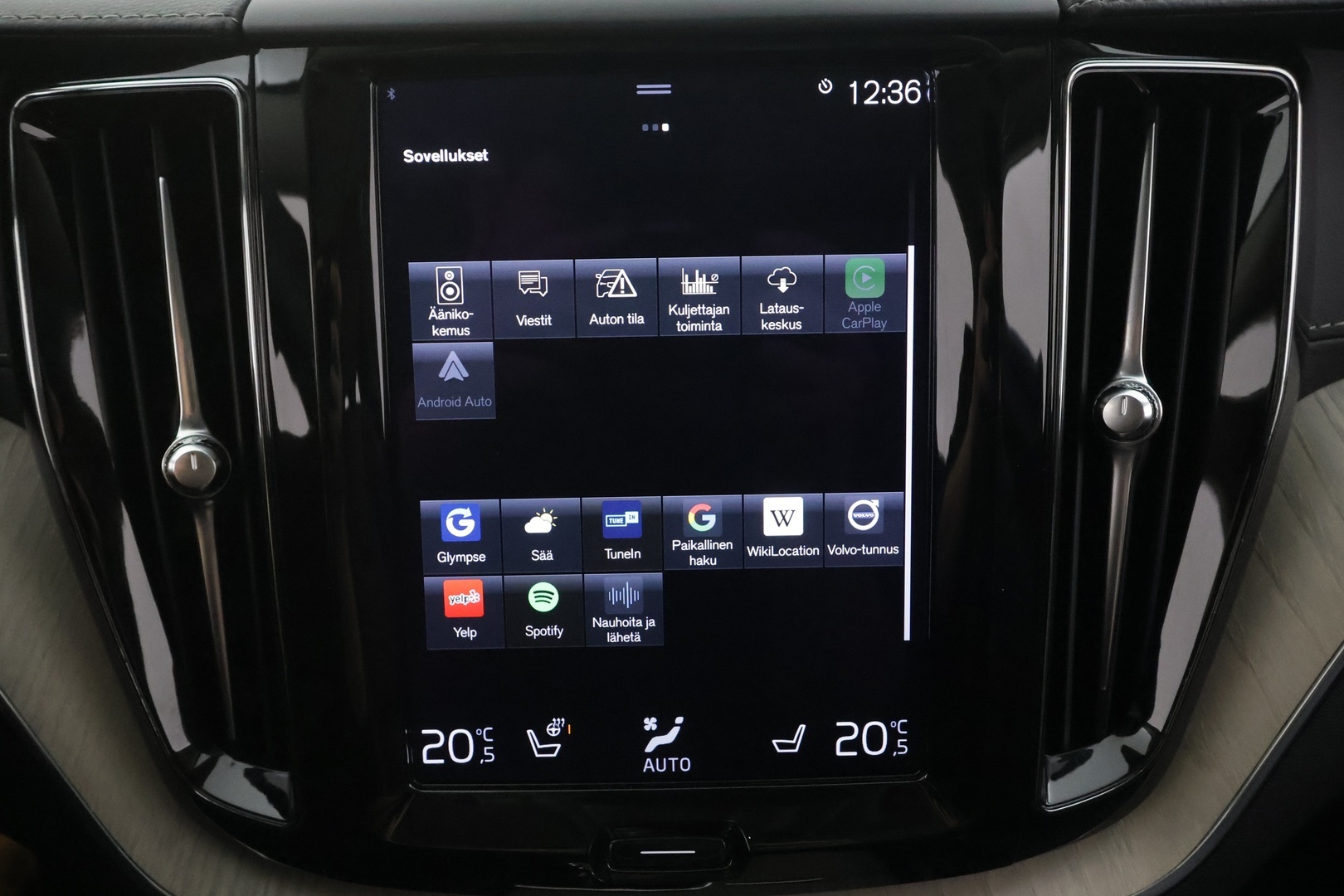 VOLVO XC60 2021