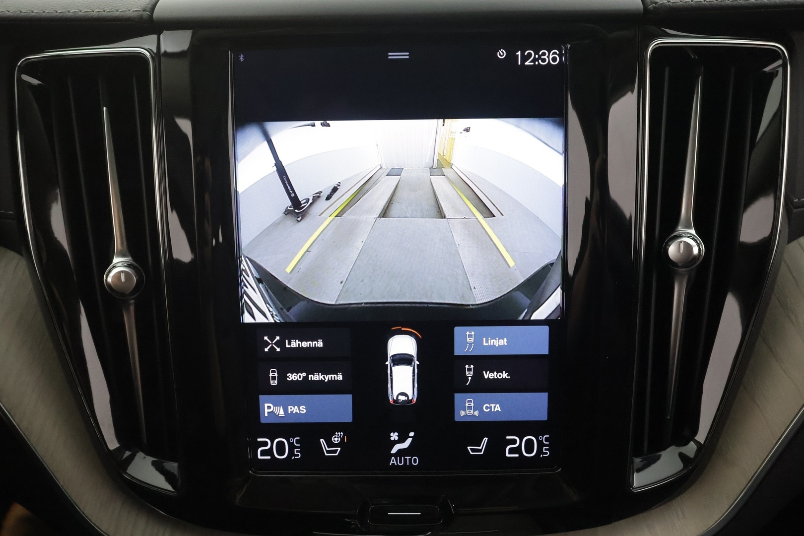 VOLVO XC60 2021