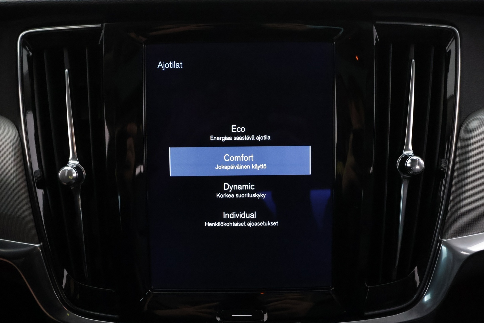 VOLVO S90 2016