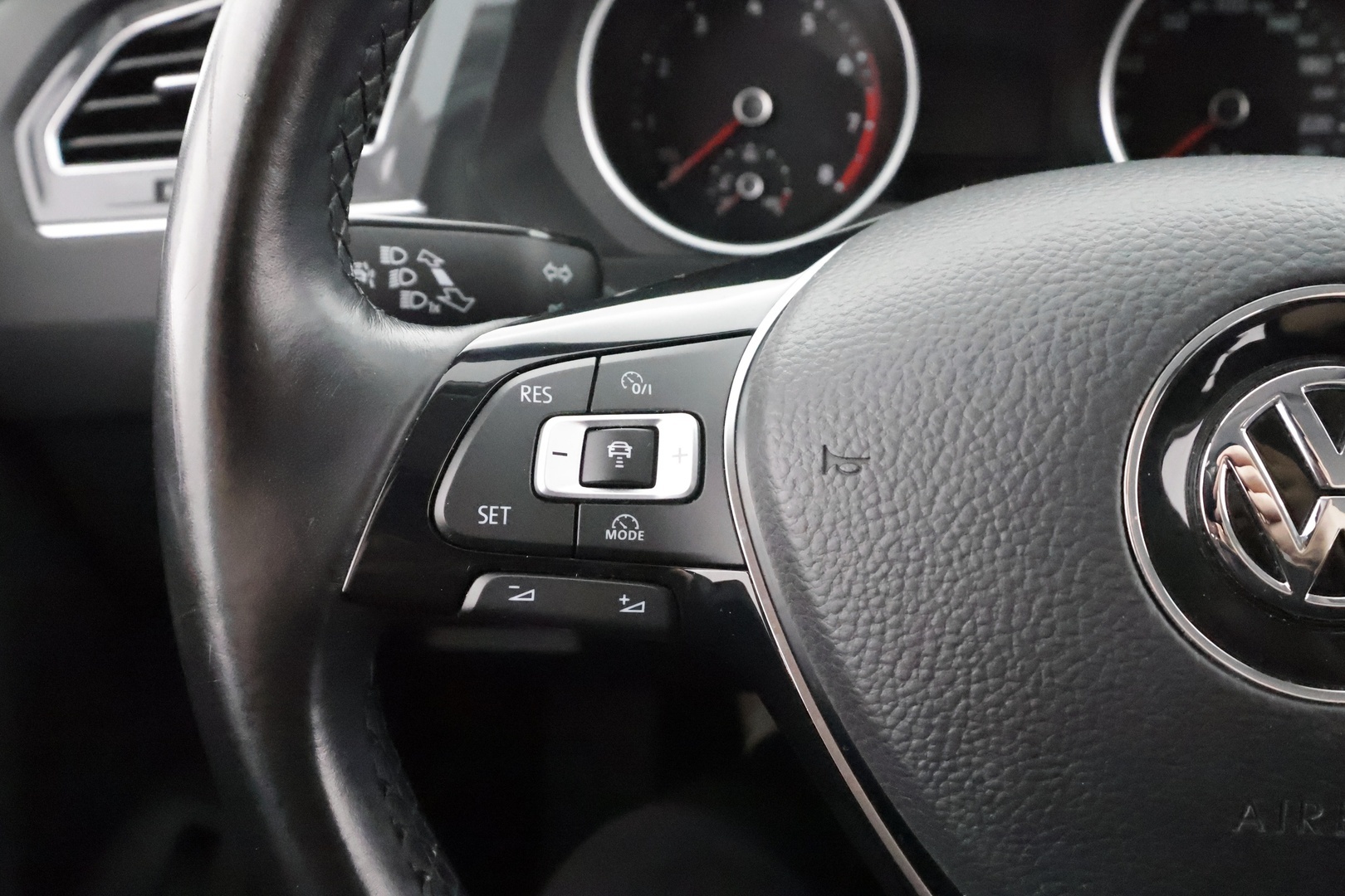 VOLKSWAGEN Tiguan 2018