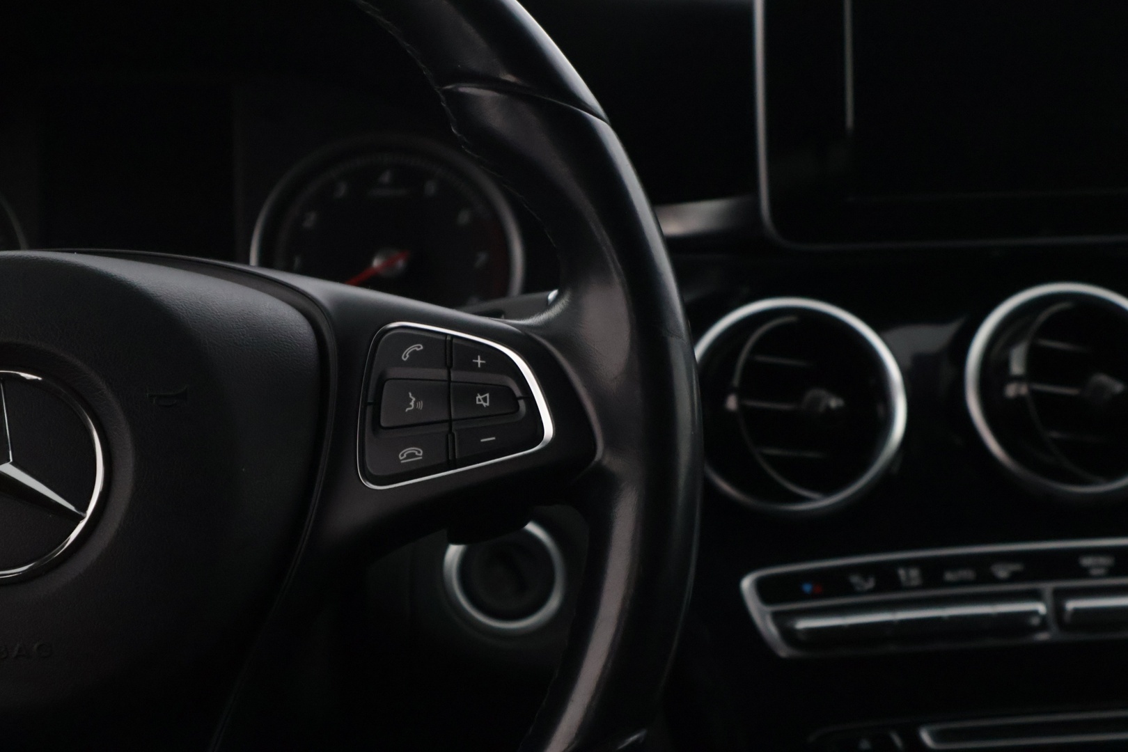 MERCEDES-BENZ C 2016