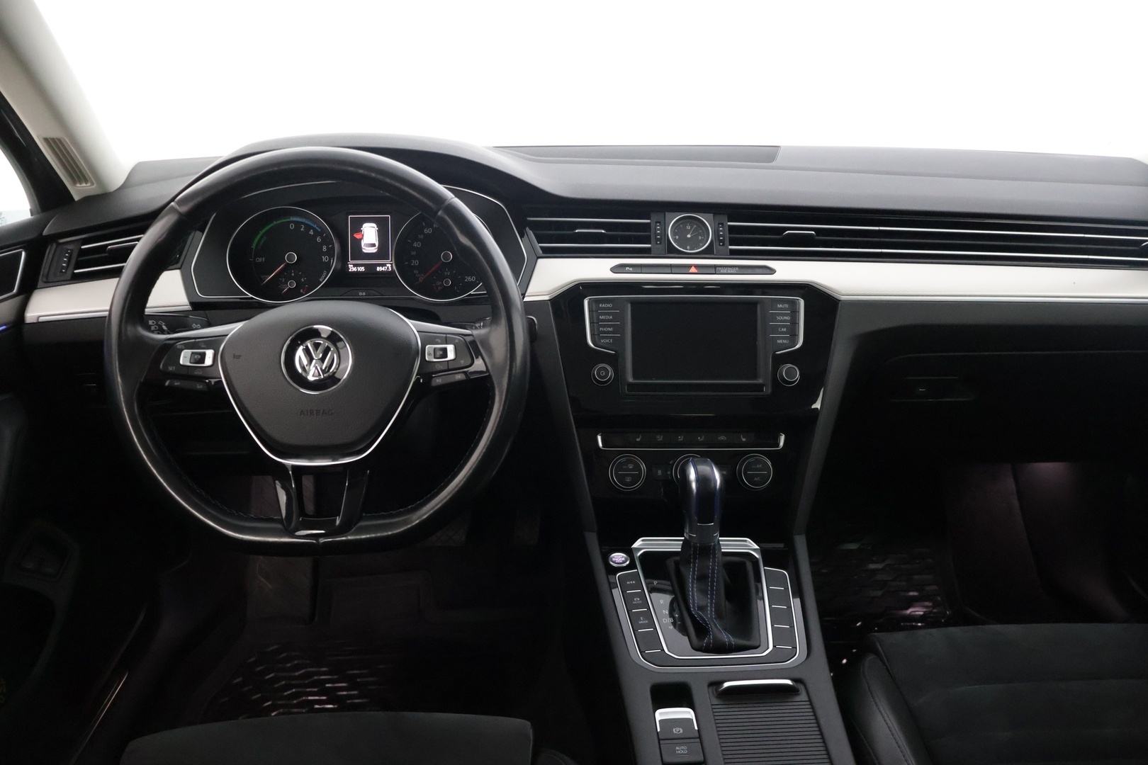 VOLKSWAGEN PASSAT 2016