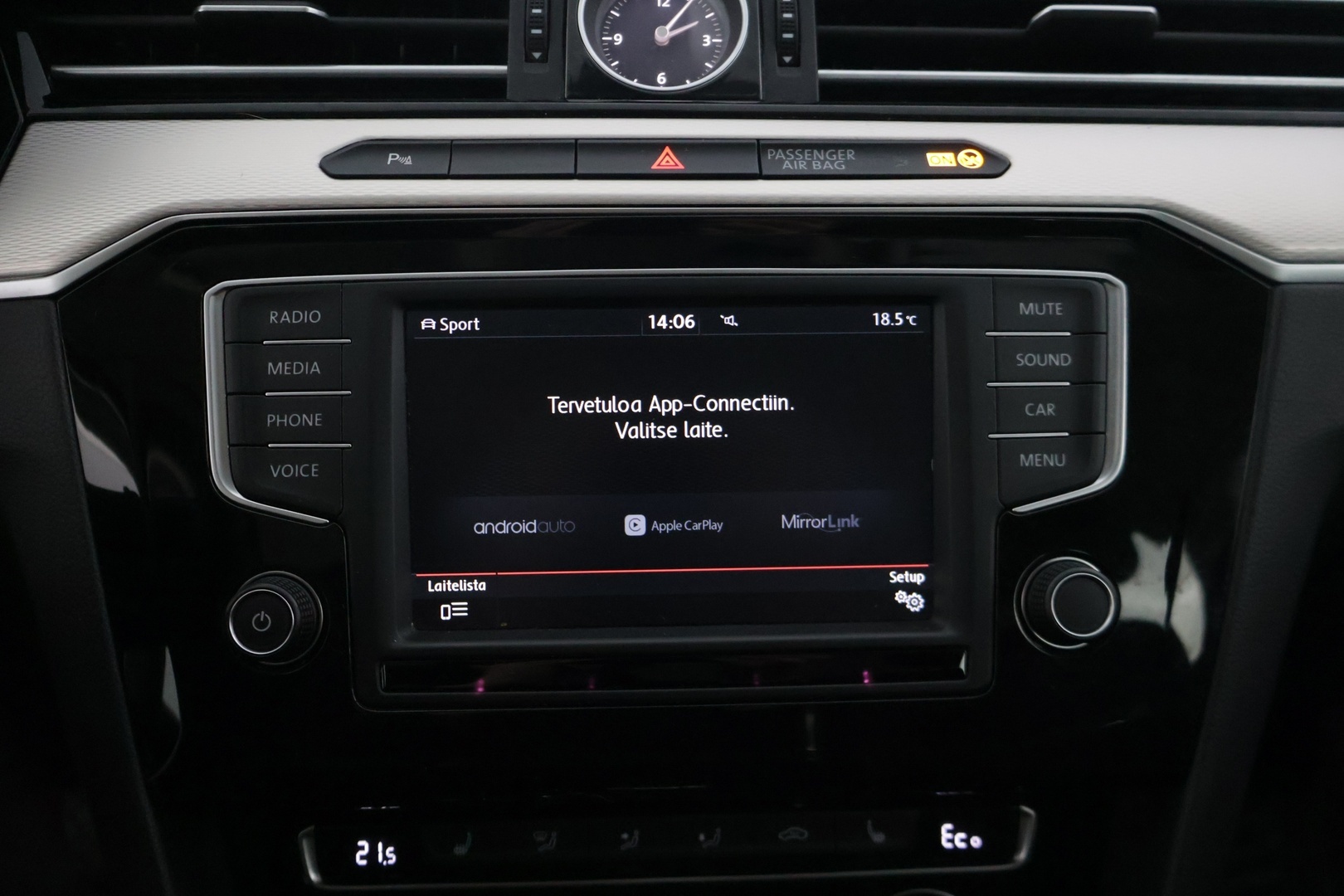 VOLKSWAGEN PASSAT 2016