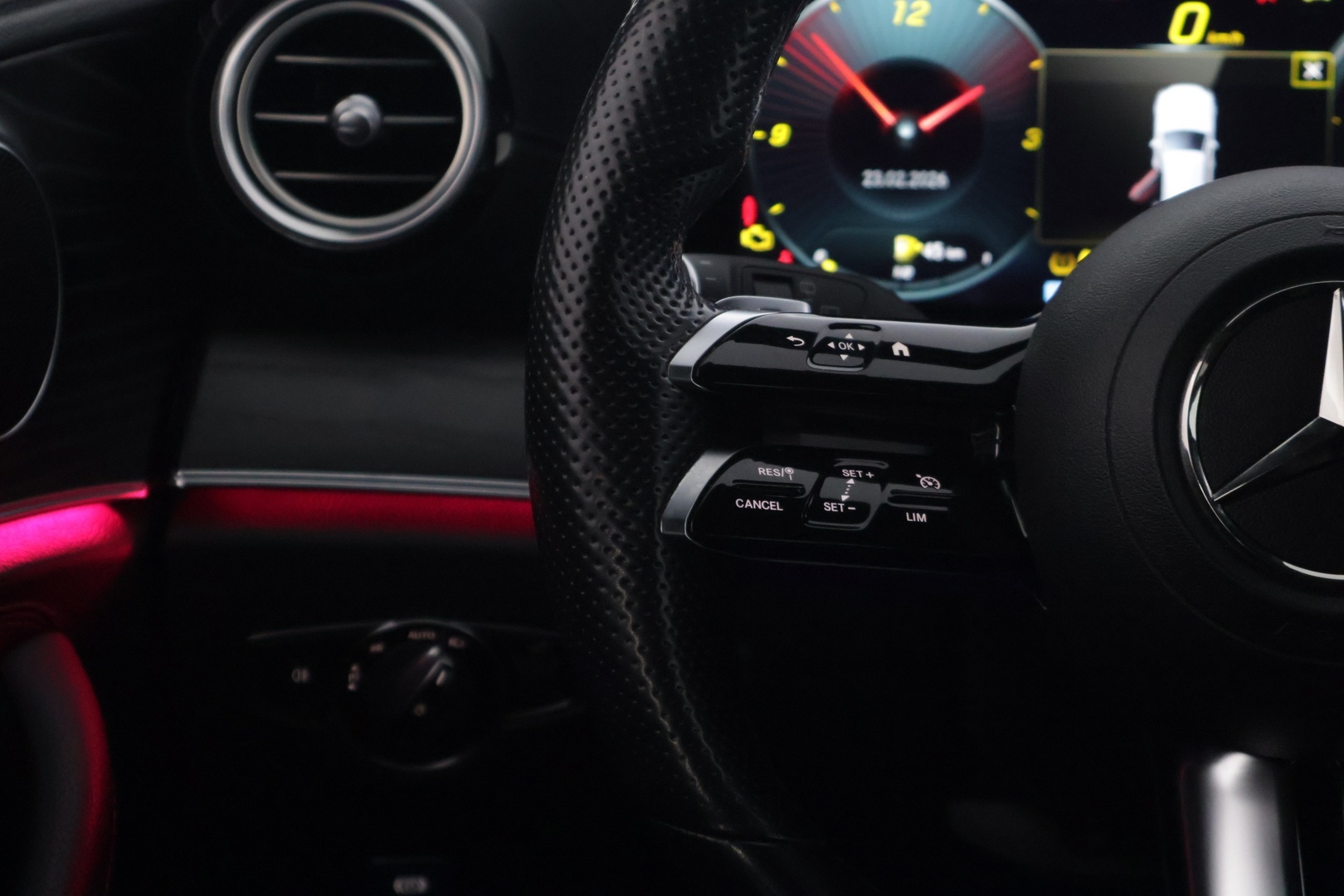 MERCEDES-BENZ E 2021