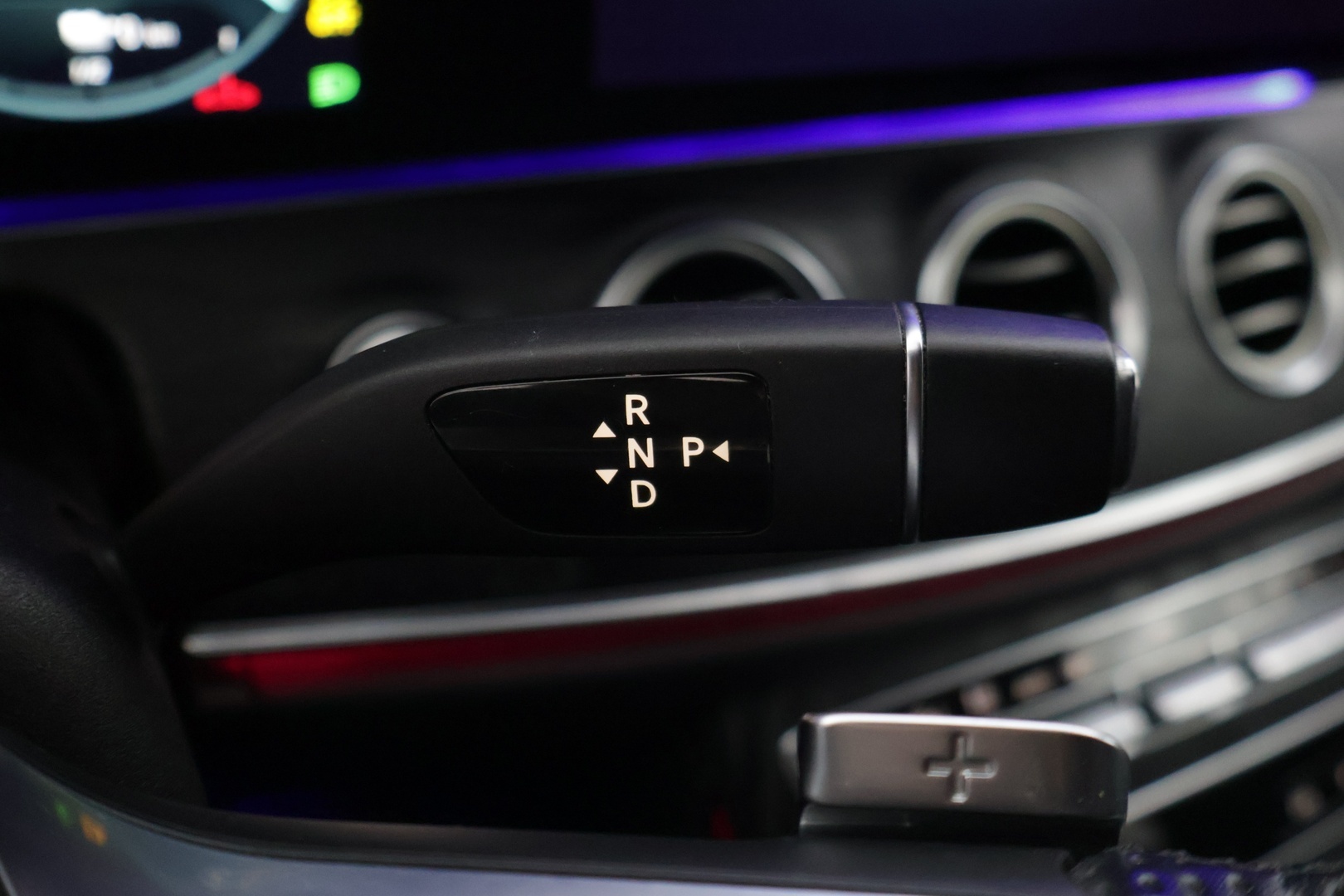 MERCEDES-BENZ E 2021