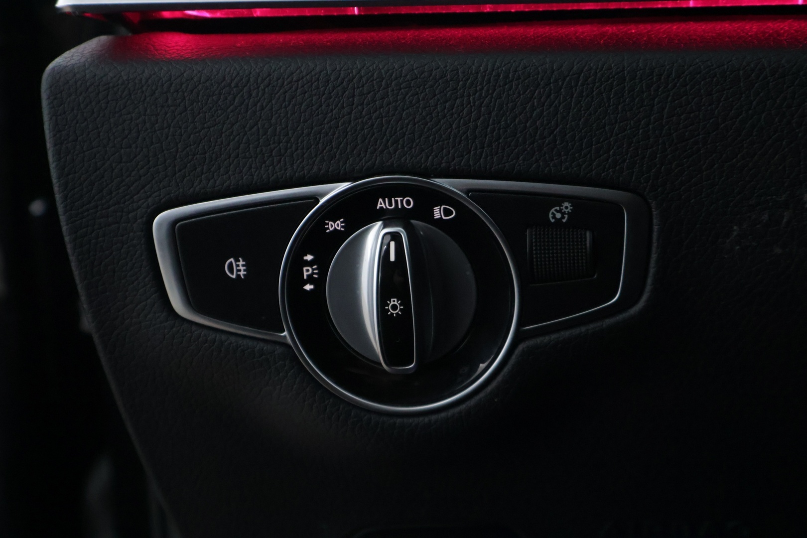 MERCEDES-BENZ E 2021