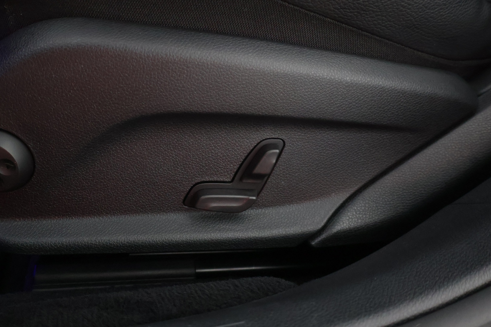 MERCEDES-BENZ E 2021