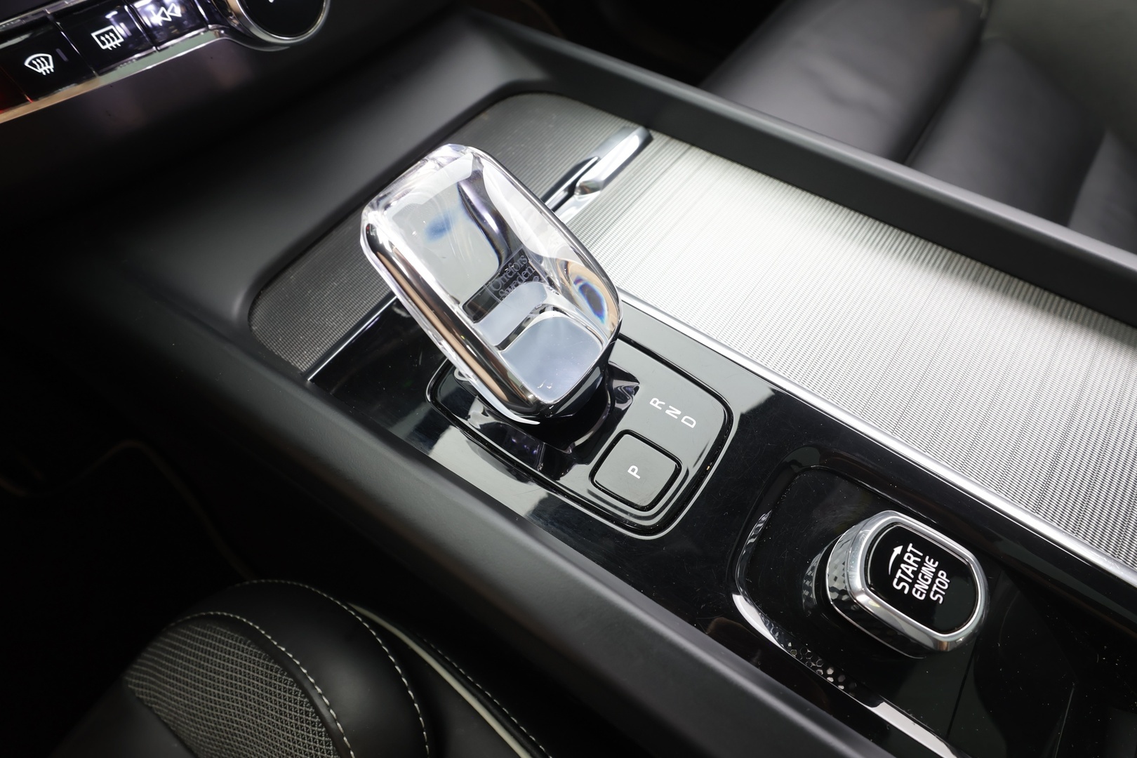 VOLVO XC60 2023