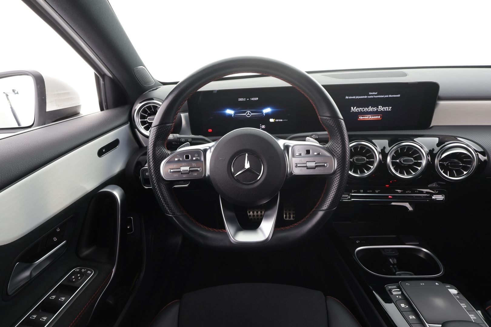 MERCEDES-BENZ A 2023