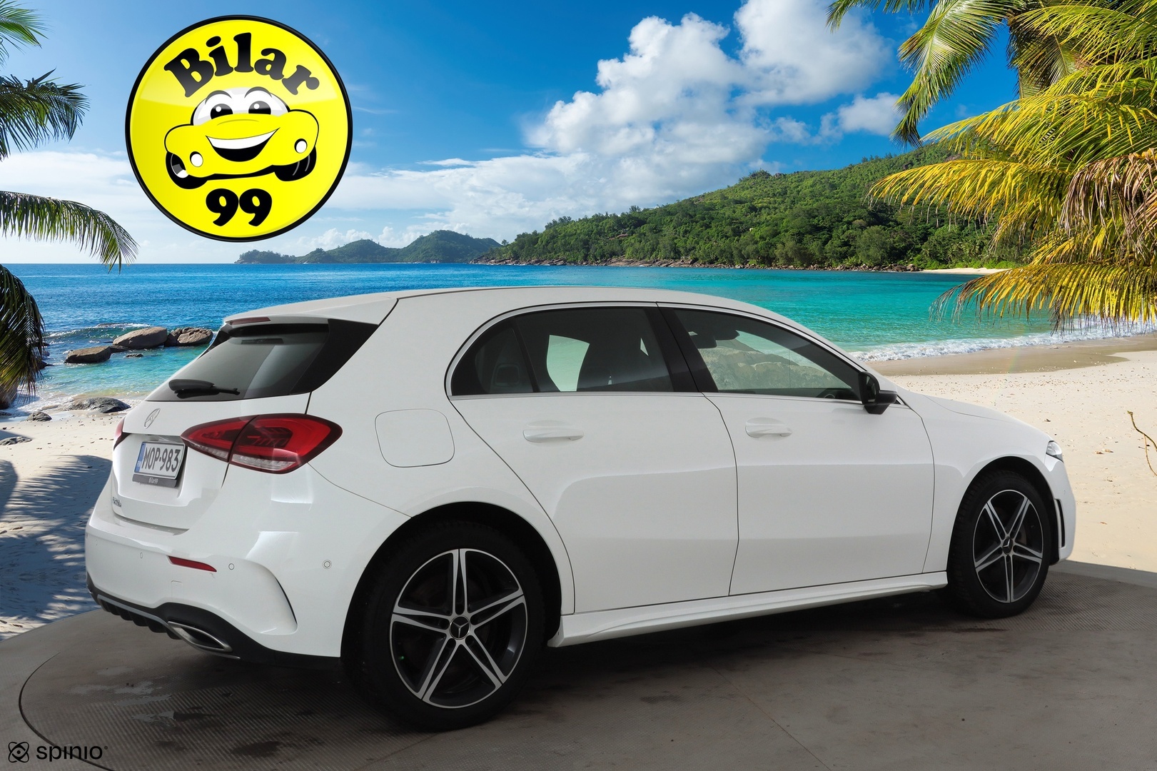 MERCEDES-BENZ A 2023
