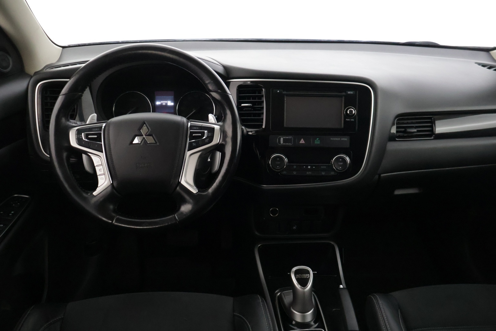 MITSUBISHI Outlander 2016