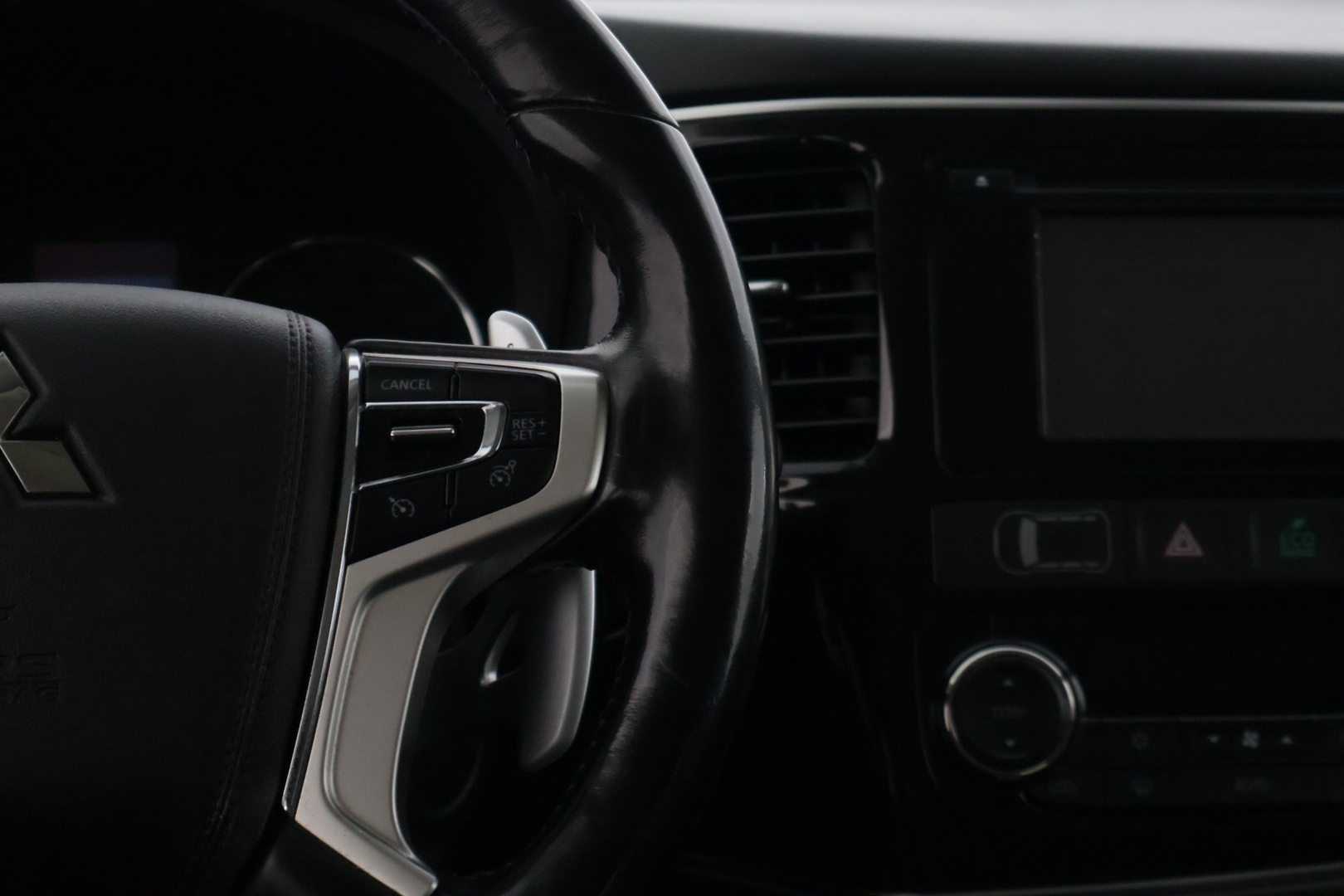 MITSUBISHI Outlander 2016