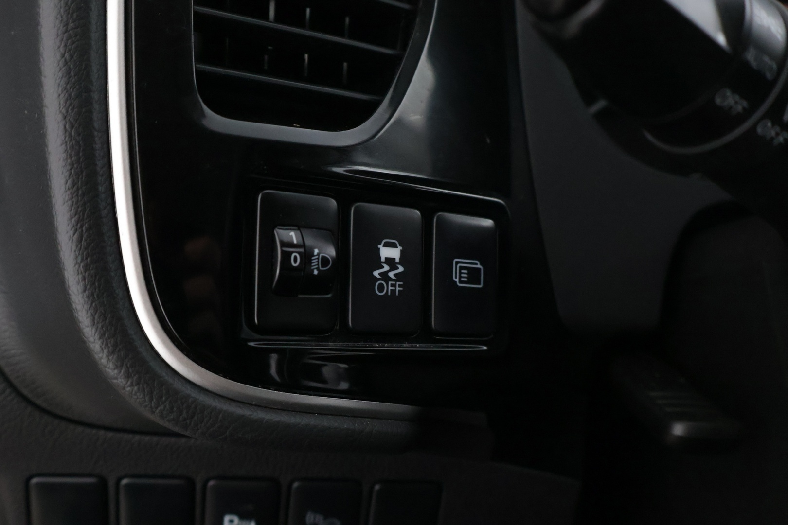 MITSUBISHI Outlander 2016